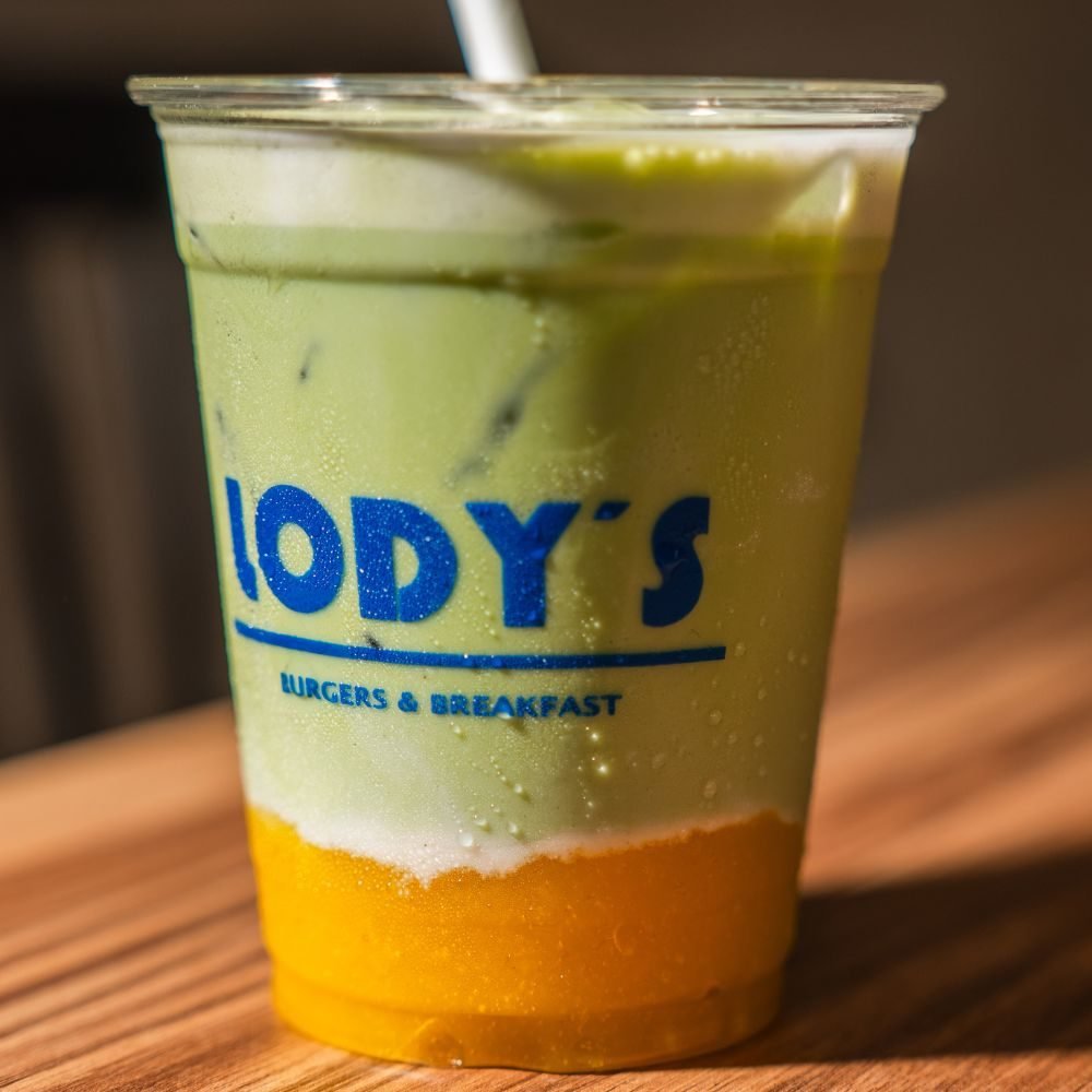 Matcha con fruta fresca en Lody's